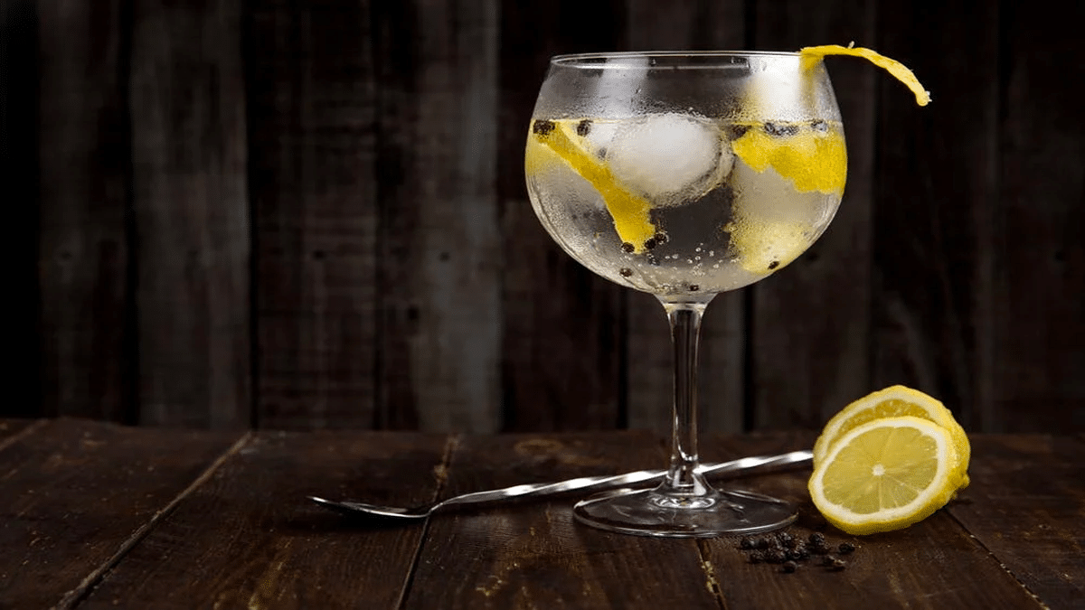 What Is Old Tom Gin? (+ Popular Brands and Why You Should Care)